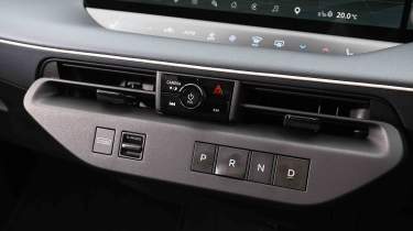 Nissan Leaf - drive selector