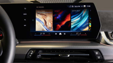 New BMW X2 M35i - screen