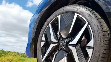 Peugeot E-208 - alloy wheel detail