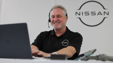 Nissan online showroom