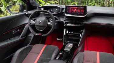 Peugeot 208 GTi - dash