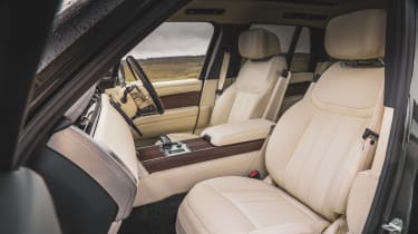 Range Rover vs Bentley Bentayga - Range Rover front seats