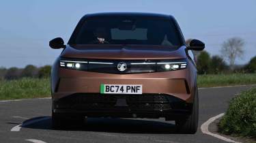 Vauxhall Grandland - front cornering, alt