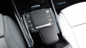 Mercedes EQA 250 - centre console