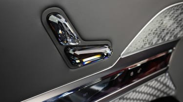 BMW 7 Series - seat controls