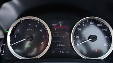 Lexus RC 300h - dials