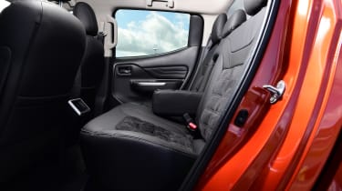 Mitsubishi L200 - rear seats