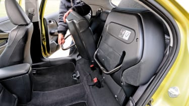 Honda Civic 2.2 i-DTEC EX GT rear seats