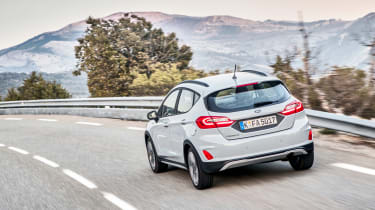 Ford Fiesta Active - rear tracking
