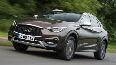 Infiniti QX30 2016 - front tracking