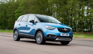 Vauxhall Crossland X - front blue