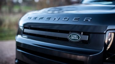 Land Rover Defender 130 Outbound D300 AWD - front grille