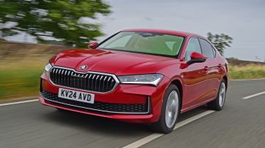 New Skoda Superb UK drive - front tracking 