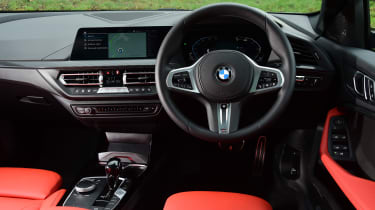 BMW 118i - interior