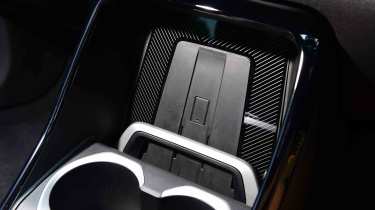 BMW iX2 - wireless charging