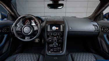 Jaguar F-Type SVR - dash