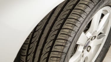 Used Volvo V70 - tyre