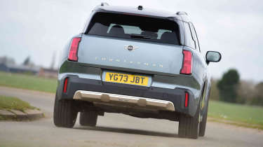 MINI Countryman - rear corner full width