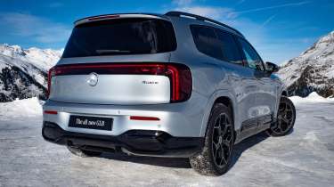 Mercedes GLB 2025 snow - rear static