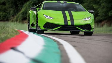 Lamborghini Huracan styling kits - front cornering