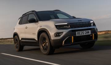 Jeep Avenger The North Face Edition - front tracking