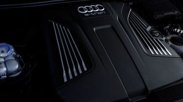 Audi Q7 e-tron 2015 engine