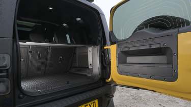 Land Rover Defender 110 Trophy Edition - boot