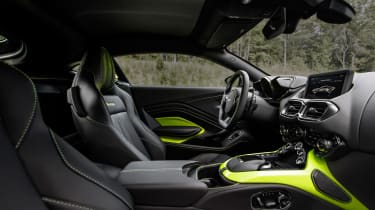 Aston Martin Vantage - interior