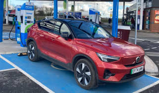Volvo EC40 connected to MFG charging station