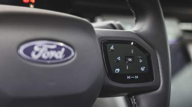 Ford Explorer 2024 - steering wheel
