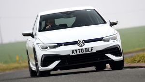 Volkswagen Golf R - front action