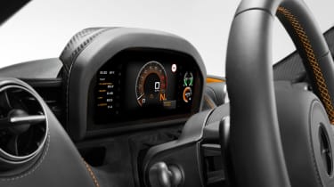 McLaren 720S - dials