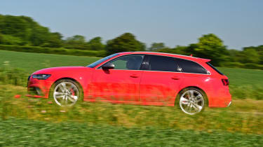 Audi RS6 Avant Performance 2016 - side tracking