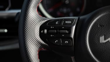 Kia Picanto - steering wheel controls