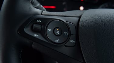 Vauxhall Corsa - steering wheel buttons