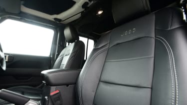 Jeep Wrangler - seats