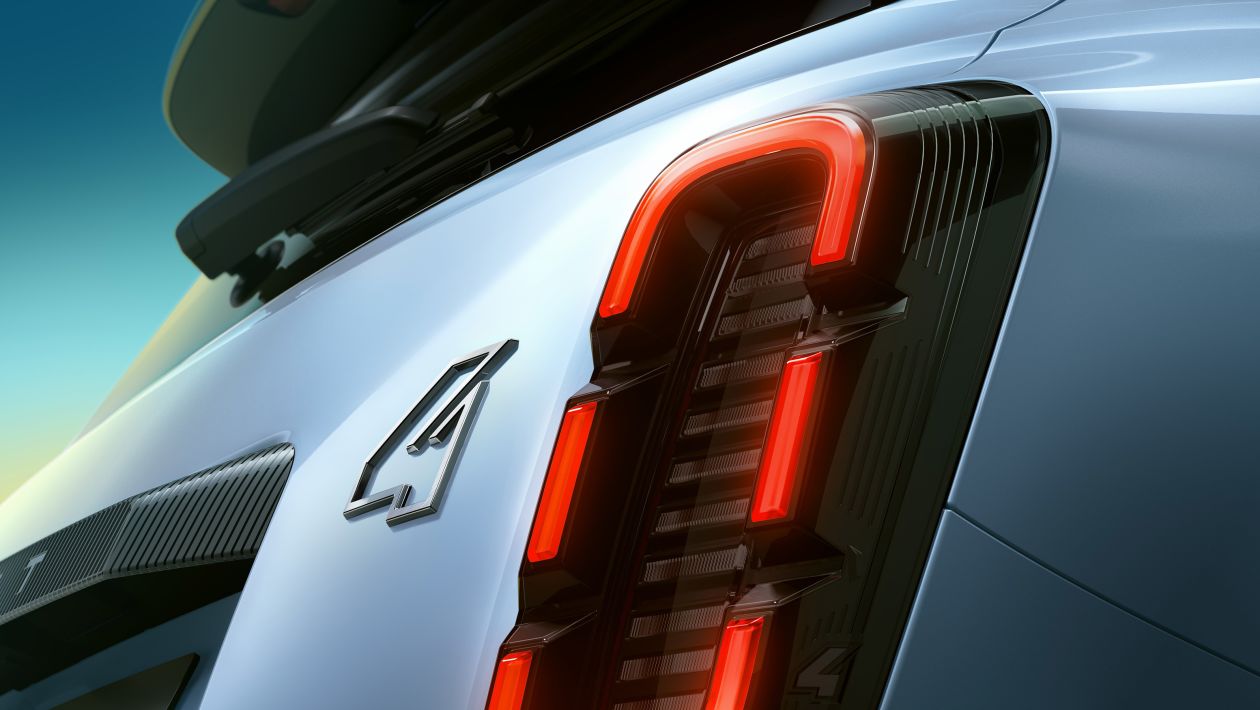 Renault%204%20teasers-4.jpg