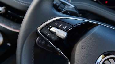 Skoda Superb hatch - physical steering wheel buttons