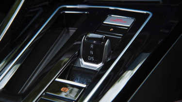 Volkswagen Golf GTI - gear selector