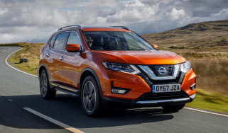 Nissan X-Trail - front