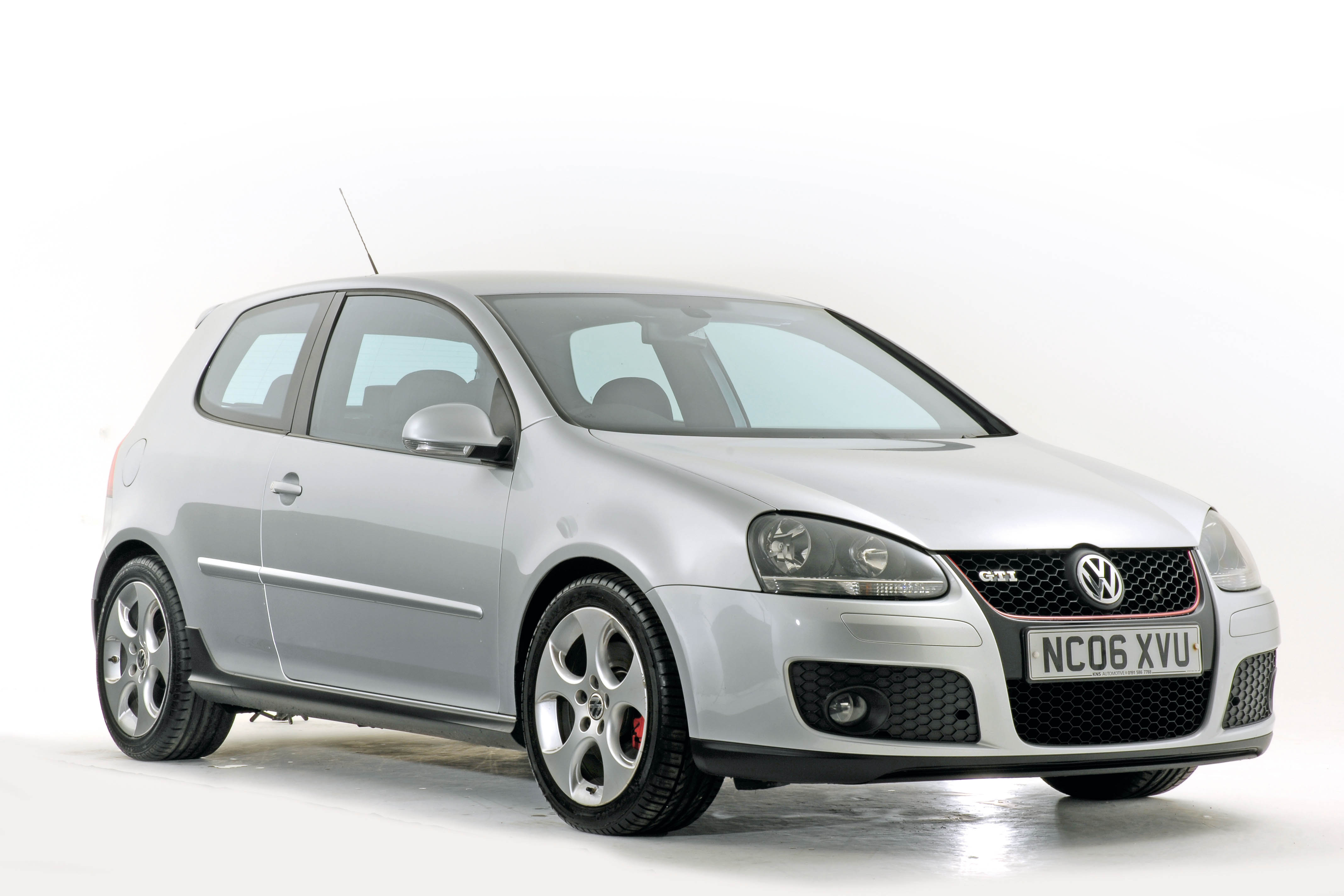 Hot hatch - VW Golf GTI MkV  Auto Express