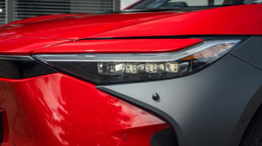 Toyota bZ4X FWD - headlight