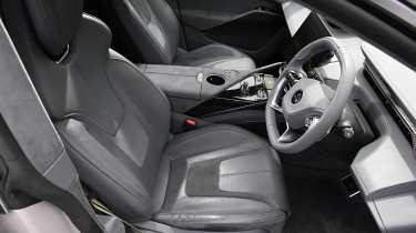 Lotus Eletre - interior