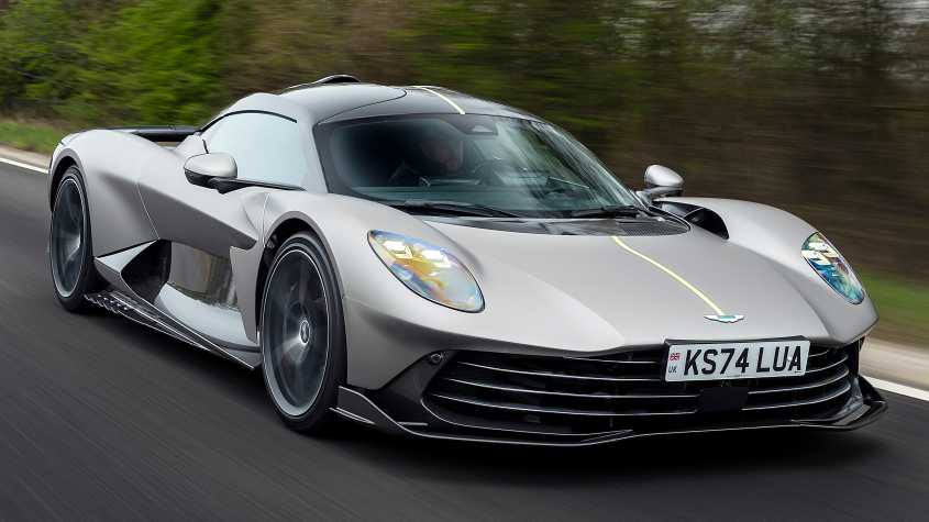 Aston Martin Valhalla - передний трекинг