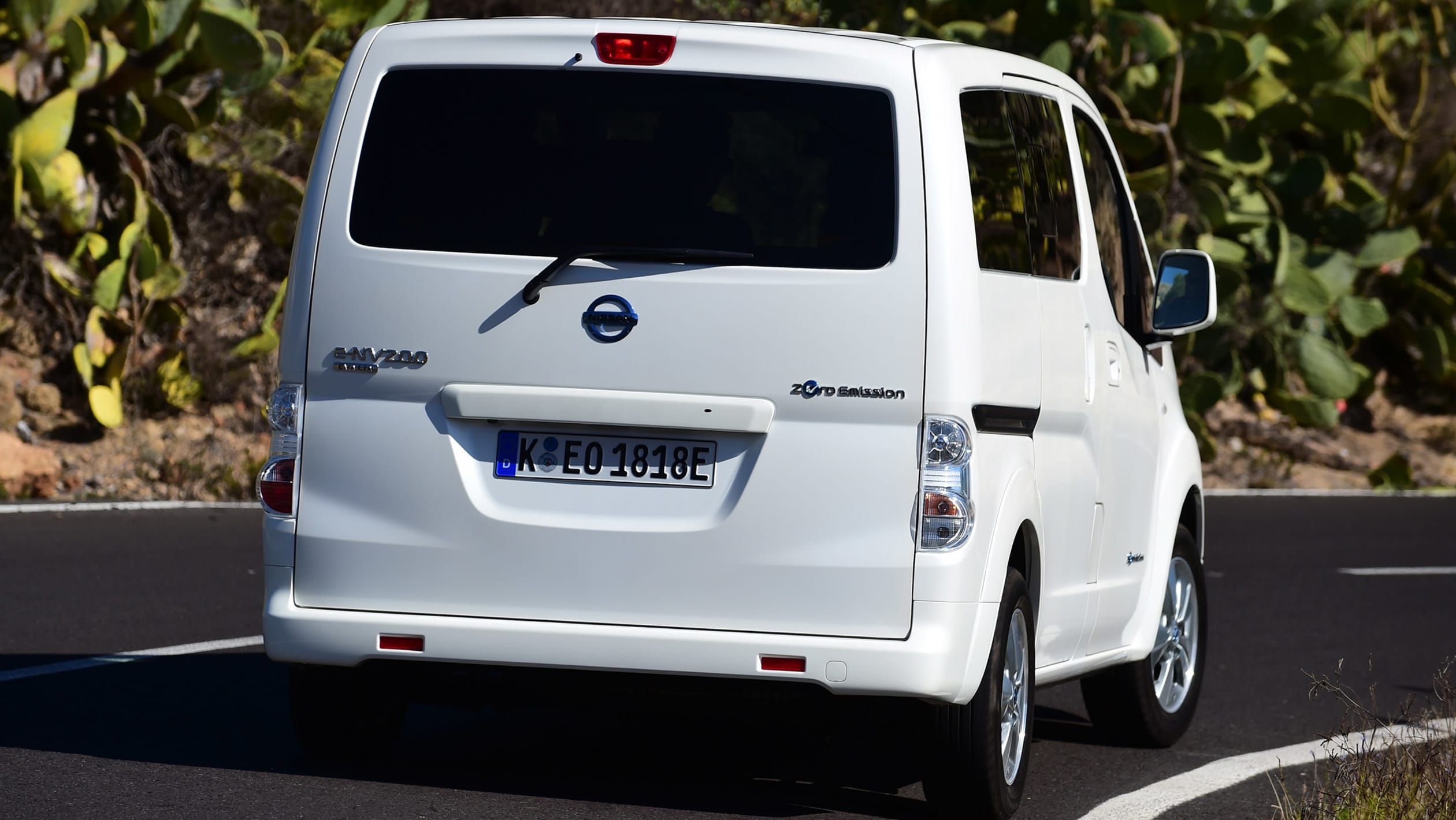 New Nissan eNV200 Combi 2018 review pictures Auto Express