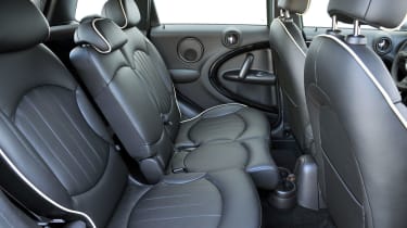 MINI Countryman rear seats
