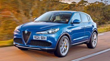 Alfa Romeo baby SUV - front (watermarked)