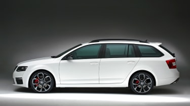 Skoda Octavia vRS Estate side