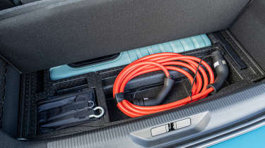 Peugeot E-308 facelift - charging cable storage