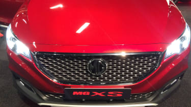 MG XS grille
